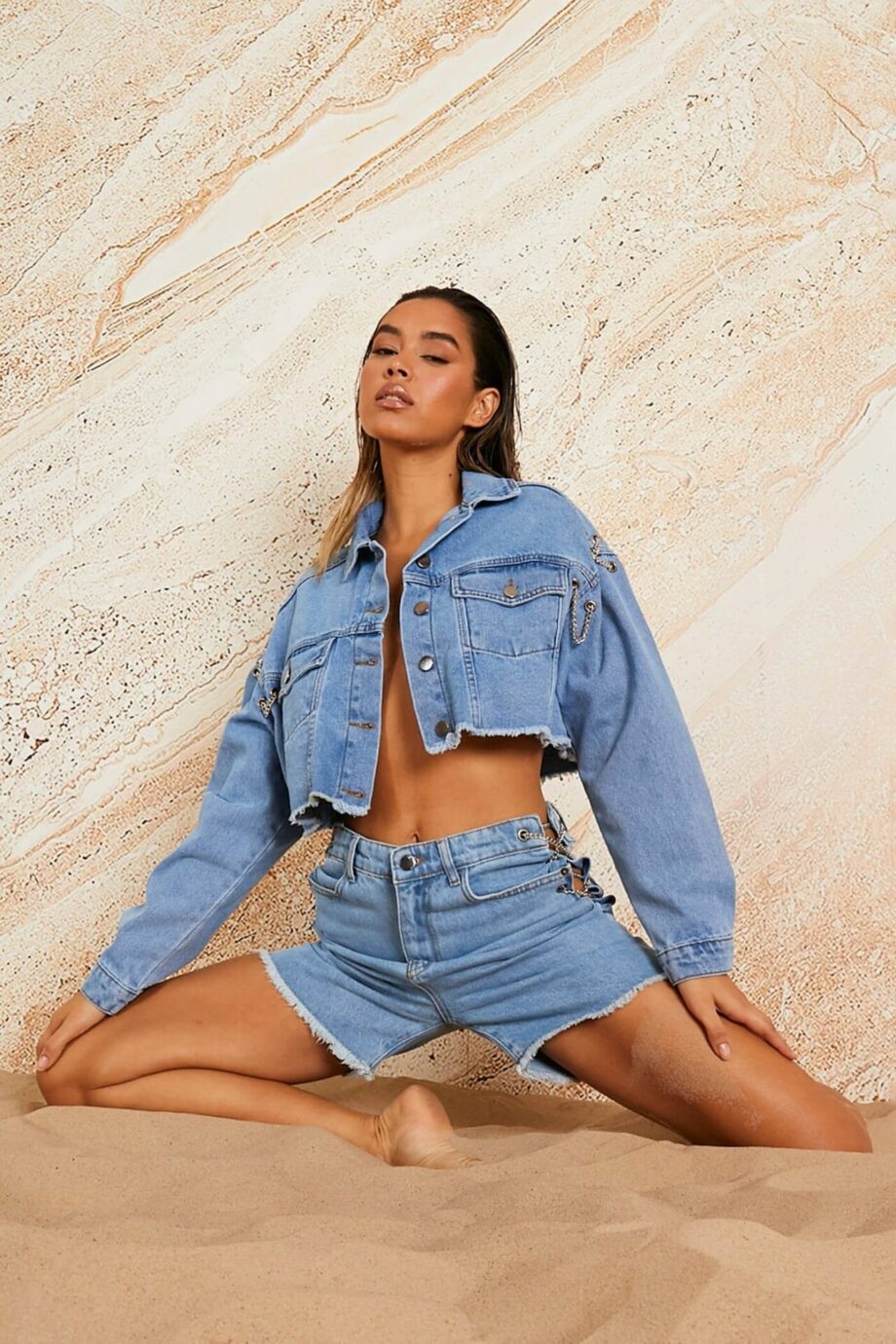 Mid Wash Chain Denim Jacket - 4 / BLUE